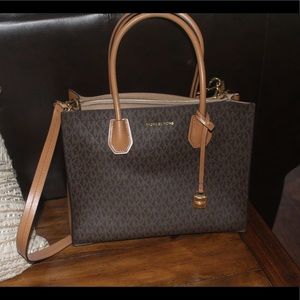 mercer medium logo accordion crossbody bag